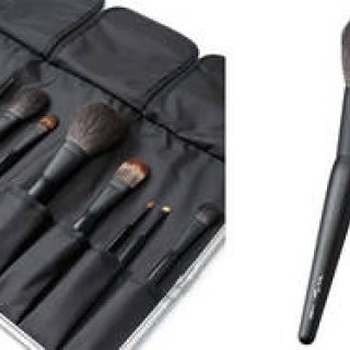 b-r-s｜美しい表情を引き出すメイクアップブラシ｢b-r-s｣