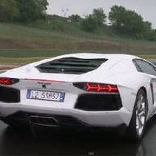 Lamborghini Aventador LP 700-4｜ランボルギーニ アヴェンタドール LP 700-4 走りを動画で公開