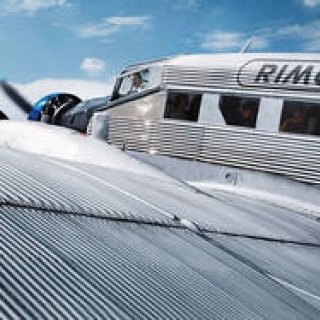 RIMOWA｜RIMOWA最新作は、新サイズで登場
