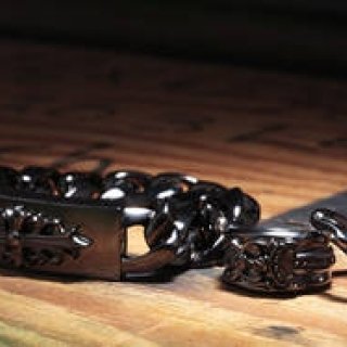 CHROME HEARTS｜漆黒の輝き「ブラックロジウム」シリーズ登場
