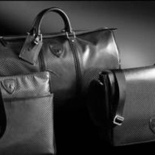 LAMBORGHINI｜世界初カーボンファイバー製バッグを発表！