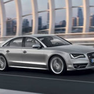 Audi S8|大型サルーンの常識を覆すモデルが登場!