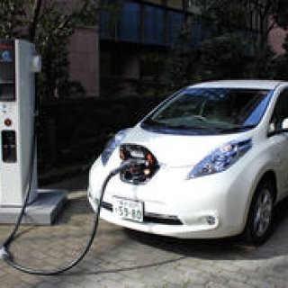 日産｜電気自動車用「新型急速充電器」11月発売へ