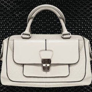 TOD’S｜新作コレクション、「シグネチャー」がいよいよ発売