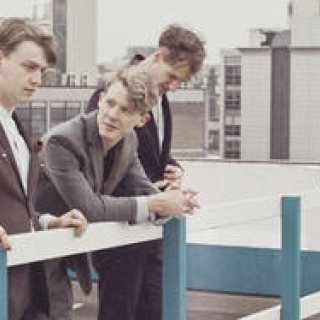 BURBERRY｜バーバリー表参道でUKバンド THE CROOKESがライブパフォーマンス