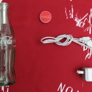 Coca-Cola｜“コンツアーボトル”を再利用した「コカ・コーラ　ボトルライト」125個限定発売