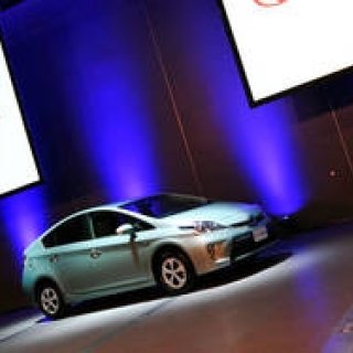あたらしいプリウス「プリウス PHV」は、脅威の61.0km/ℓを記録!|TOYOTA