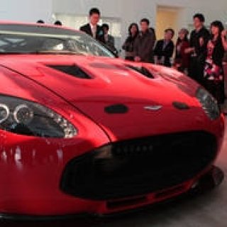 ASTON MARTIN｜大阪 八光 オープニング