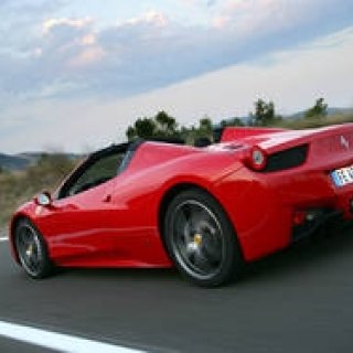 鈴木正文が語るフェラーリ458スパイダーの魅力|Ferrari