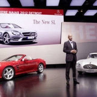 新型SLクラスを発表｜Mercedes-Benz