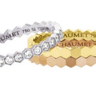 CHAUMET｜ギフトに最適な「ハニカムスリーゴールドリング」