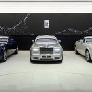 ファントム・シリーズII、ジュネーブでデビュー|Rolls-Royce