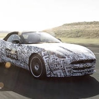 ジャガー、2シータースポーツ「Fタイプ」を発表|Jaguar
