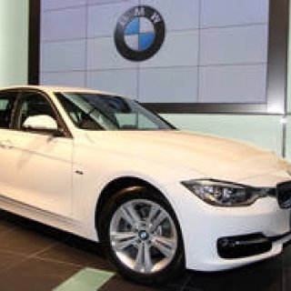 3シリーズの主力グレード320i、日本発売｜BMW