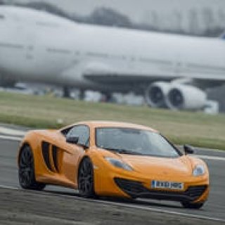 マクラーレンMP4-12Cに試乗｜McLaren