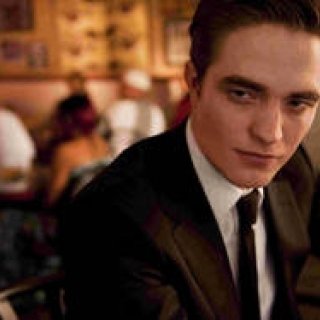 CHANEL│ロバート・パティンソンの腕に光る、シャネル「J12 CHROMATIC」