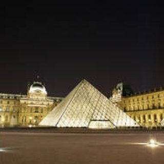 TOSHIBA｜LEDで照らすモナ・リザの微笑み