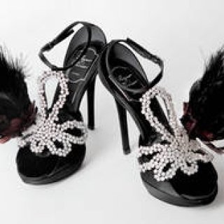 Roger Vivier｜4000個以上のダイヤモンドが輝くシューズ「A QUEEN FOREVER」