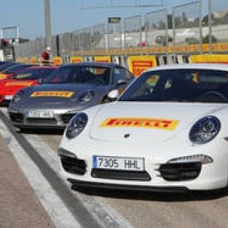 スーパーカー イッキ乗り？　ピレリ チントゥラート P7 ブルー試走会に参加｜Pirelli