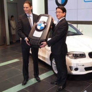 BMWの電気自動車に乗れる|BMW