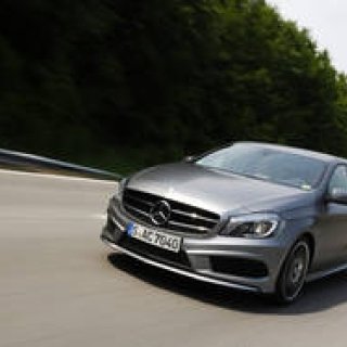 新生Aクラスに試乗―渡辺敏史篇｜Mercedes-benz