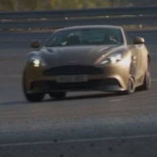 ヴァンキッシュのロードテストを公開｜Aston Martin