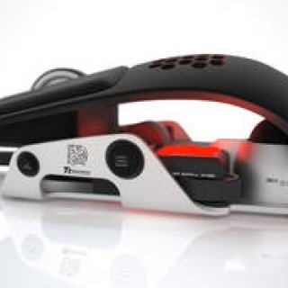 レーシングカーのようなマウスがBMWから｜BMW