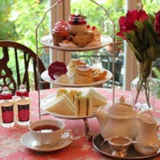 PENHALIGON’S｜最新フレグランス「ピオニーヴ」のティーサロンが期間限定オープン