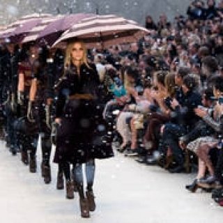 BURBERRY｜バーバリー 日本時間9月18日（火）午前0時、ロンドンから生中継