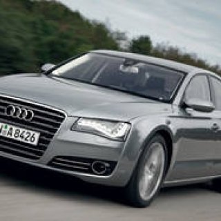 アウディA8、エンジンをダウンサイジングするも出力大幅アップ|Audi