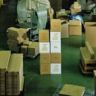 BEAMS T｜PAPIER LABO.×BEAMS T プロジェクト「Bcc:」第2弾ダンボール（箱）発売