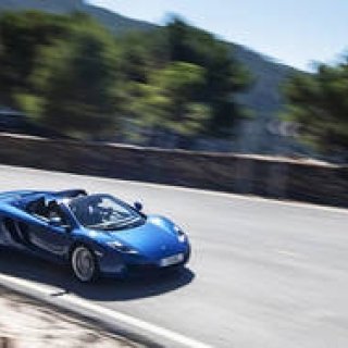 MP4-12Cスパイダーに試乗|McLaren