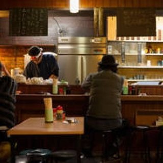 角田陽太｜東京の酒場を案内する新連載「東京浪漫酒場」第一回 三軒茶屋「久仁」