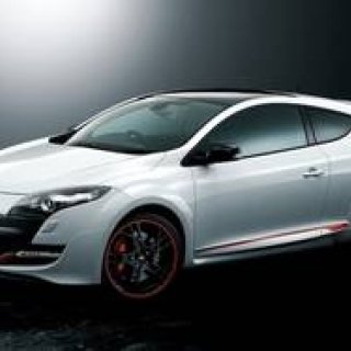メガーヌR.S.がエコ装備を獲得|Renault