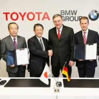 BMWとトヨタが協業の契約｜BMW & Toyota