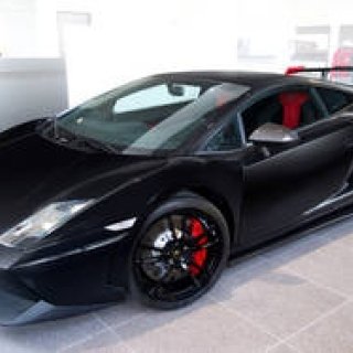 日本限定3台、世界最速のガヤルドが登場｜Lamborghini