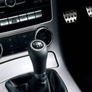 SLKクラスにMTモデルを追加｜Mercedes-Benz