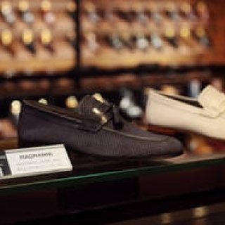 ISETAN MEN’S｜伊勢丹新宿店メンズ館 靴売場の「QRコード」でOPENERS記事にアクセス