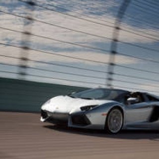 アヴェンタドール ロードスターに試乗｜Lamborghini