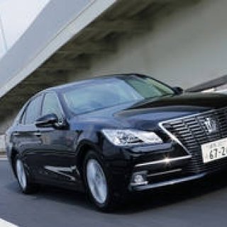 日本人による日本のクルマ トヨタ クラウンに試乗｜Toyota