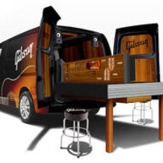 日産とギターメーカーのギブソンがコラボ｜Nissan