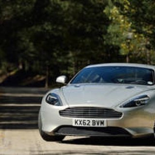 アストンマーティンDB9が代官山T-SITEに登場｜Aston Martin