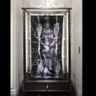 ALEXANDER McQUEEN｜小谷元彦氏とのコラボレーション作品を期間限定で展示中