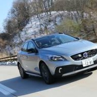 ボルボ V40 クロスカントリーに試乗｜Volvo