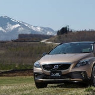 ボルボ V40 クロスカントリー日本発売｜Volvo