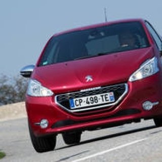 プジョー208GTiに試乗｜Peugeot