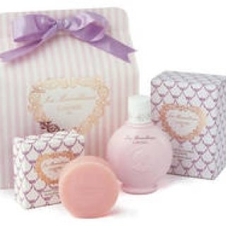 Les Merveillleuses LADUREE｜大切なひとへ“しなやかに香る”期間限定ボディ ギフトセット
