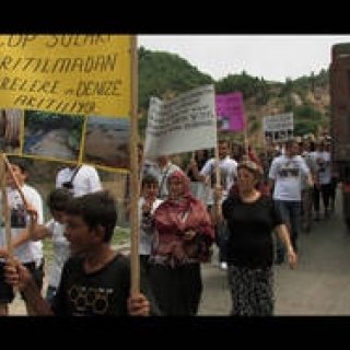 MOVIE｜世界三大映画祭を制覇した若き監督、渾身のドキュメンタリー『トラブゾン狂騒曲～小さな村の大きなゴミ騒動～』