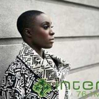 松浦俊夫｜英国の逸材、ローラ・マヴーラに単独インタビュー