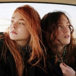 MOVIE｜エル・ファニング主演『ジンジャーの朝　さよなら、わたしが愛した世界』